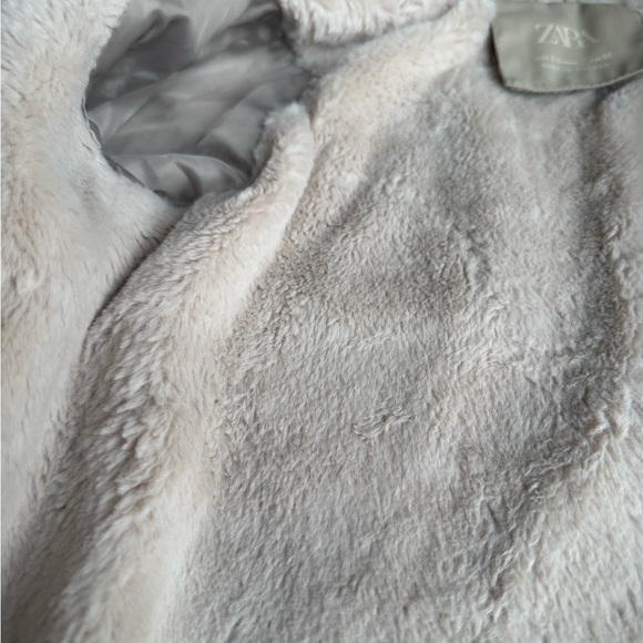 Zara Kids Puffer Jacket Vest Beige, Pink, Green 2T-4T Waterproof Lottie Girl’s - Picture 3 of 16